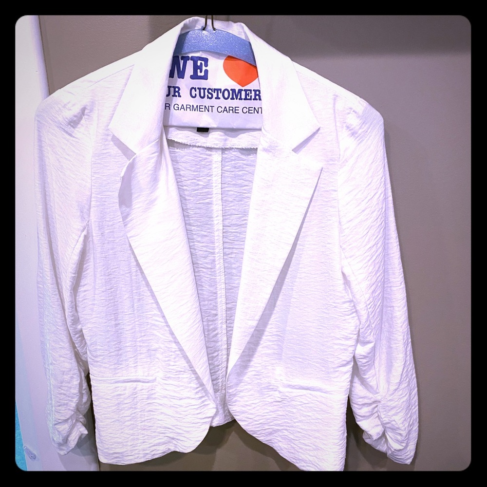 White Jacket w/quarter sleeves